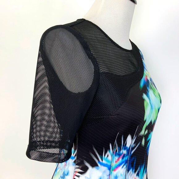 Elie Tahari Black Floral Scuba Mash Short Sleeve Top Sz S - Picture 9 of 16